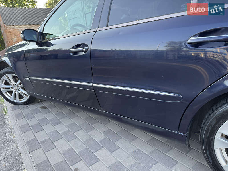 Седан Mercedes-Benz E-Class 2002 в Лубнах