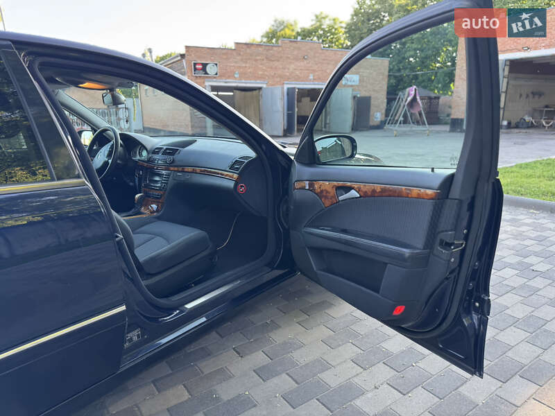 Седан Mercedes-Benz E-Class 2002 в Лубнах