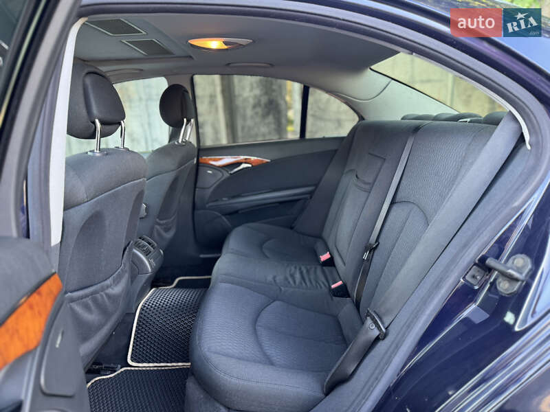 Седан Mercedes-Benz E-Class 2002 в Лубнах
