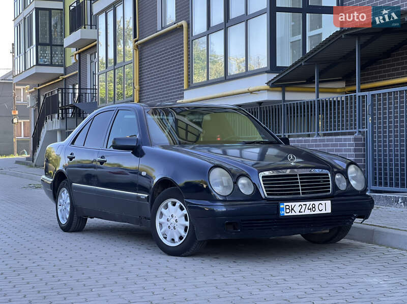 Седан Mercedes-Benz E-Class 1996 в 