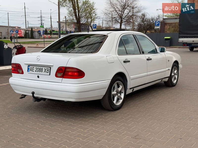 Седан Mercedes-Benz E-Class 1999 в Кривом Роге