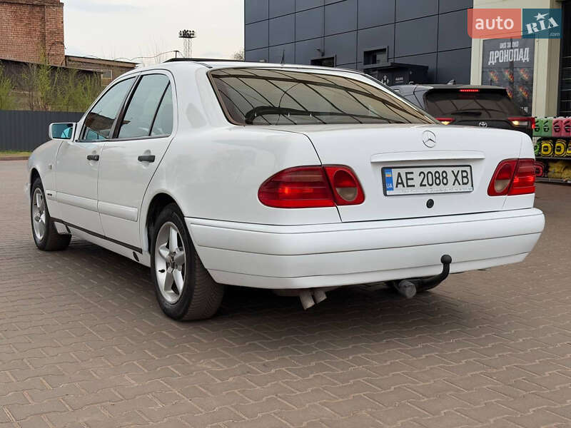 Седан Mercedes-Benz E-Class 1999 в Кривом Роге