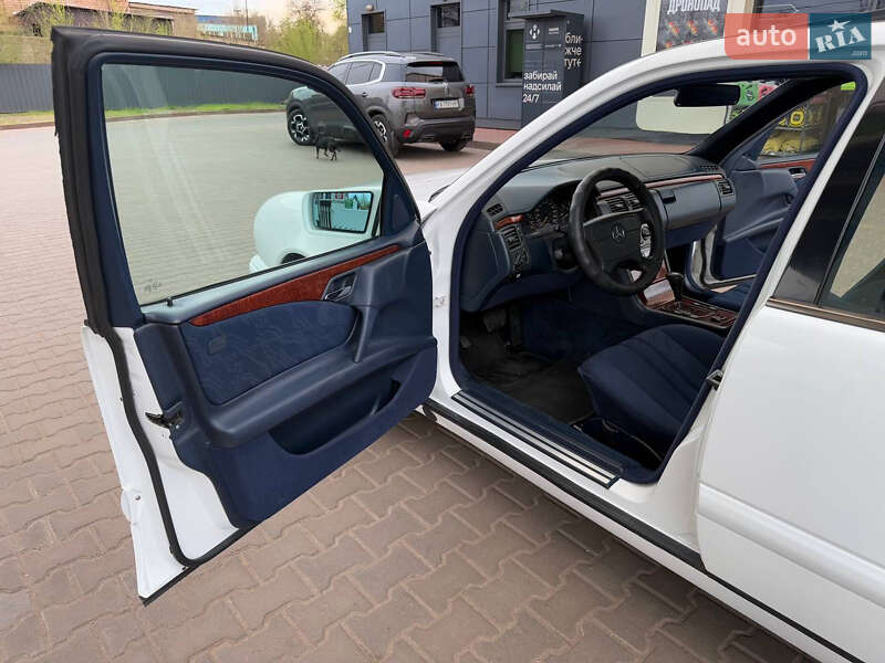 Седан Mercedes-Benz E-Class 1999 в Кривом Роге