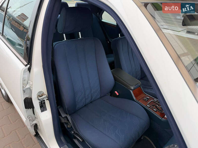 Седан Mercedes-Benz E-Class 1999 в Кривом Роге