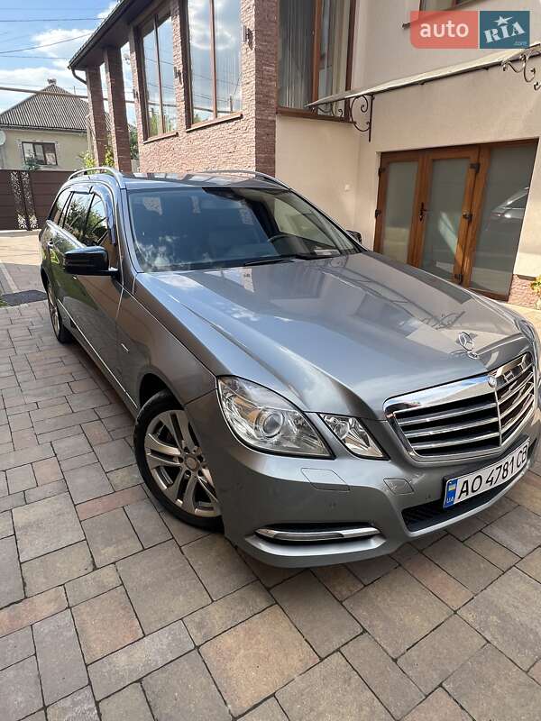 Универсал Mercedes-Benz E-Class 2012 в 