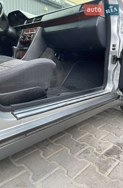 Седан Mercedes-Benz E-Class 1995 в 