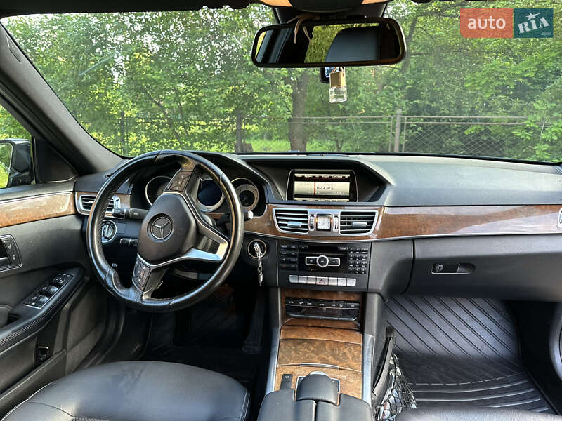 Седан Mercedes-Benz E-Class 2014 в Ивано-Франковске