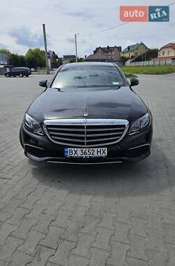 Седан Mercedes-Benz E-Class 2017 в 