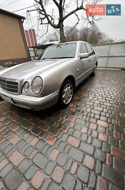 Седан Mercedes-Benz E-Class 1997 в 