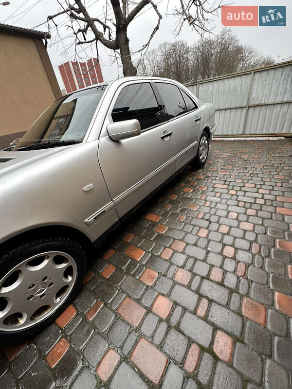 Седан Mercedes-Benz E-Class 1997 в Хмельницком