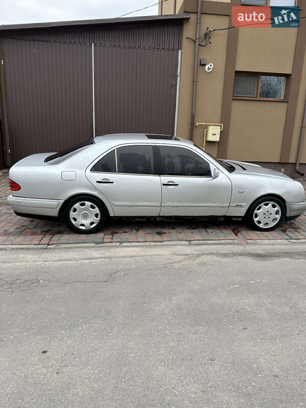 Седан Mercedes-Benz E-Class 1997 в Хмельницком