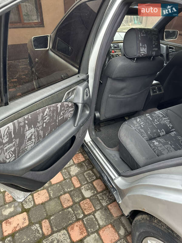 Седан Mercedes-Benz E-Class 1997 в Хмельницком