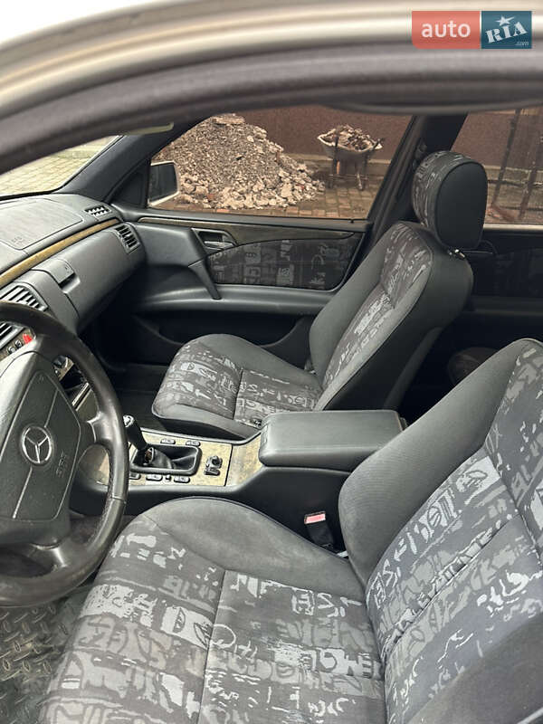 Седан Mercedes-Benz E-Class 1997 в Хмельницком