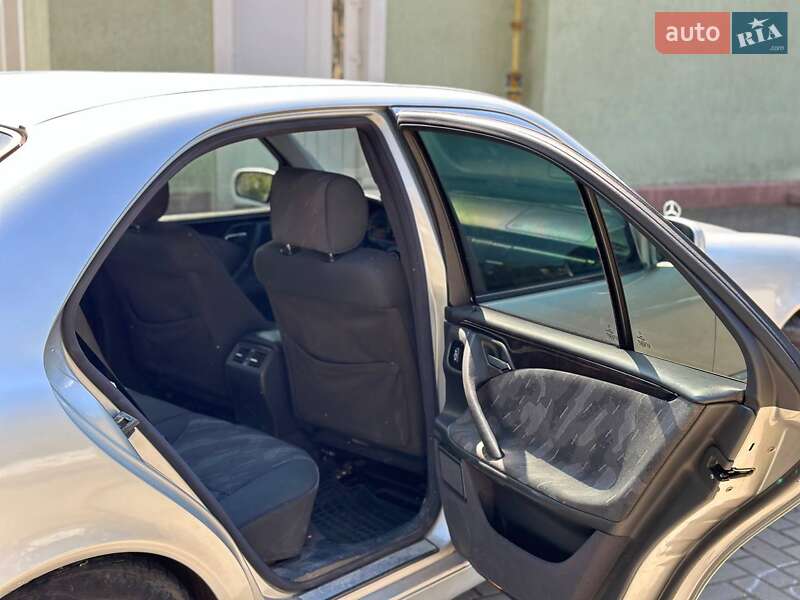 Седан Mercedes-Benz E-Class 2002 в Николаеве