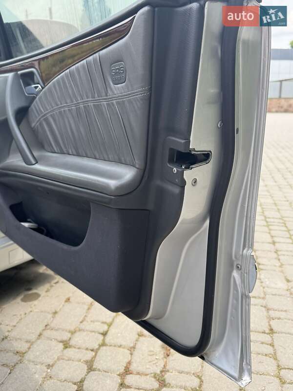 Седан Mercedes-Benz E-Class 2000 в Хоросткові
