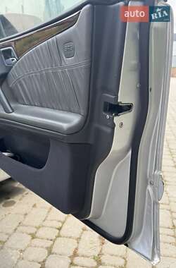 Седан Mercedes-Benz E-Class 2000 в 