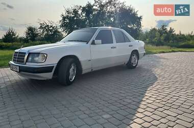 Седан Mercedes-Benz E-Class 1989 в Теплике