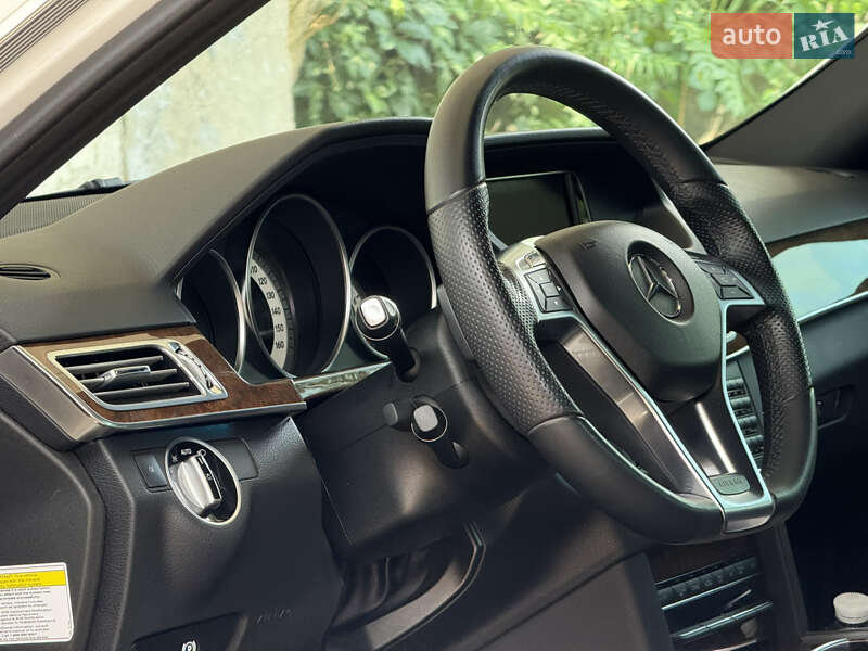 Седан Mercedes-Benz E-Class 2013 в Дніпрі