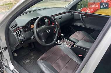 Седан Mercedes-Benz E-Class 2000 в 