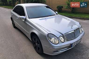 Седан Mercedes-Benz E-Class 2002 в Киеве