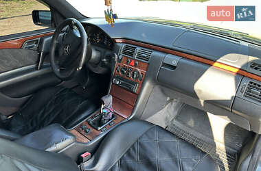 Седан Mercedes-Benz E-Class 1996 в 