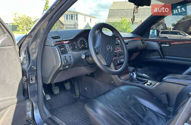 Седан Mercedes-Benz E-Class 1996 в 