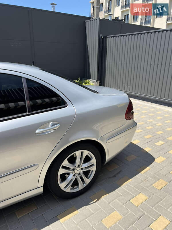 Седан Mercedes-Benz E-Class 2003 в Виннице