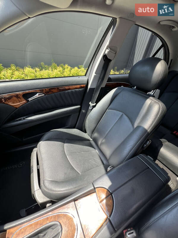 Седан Mercedes-Benz E-Class 2003 в Виннице