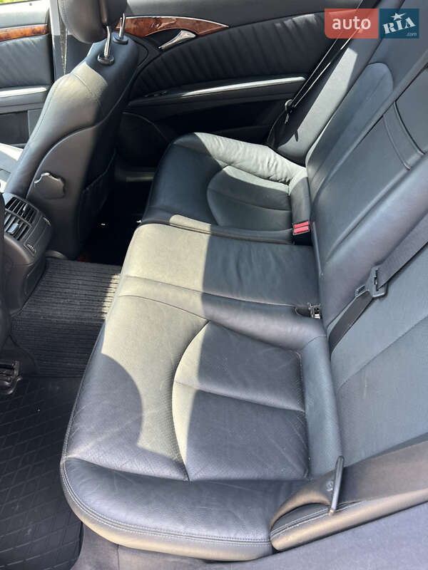 Седан Mercedes-Benz E-Class 2003 в Виннице