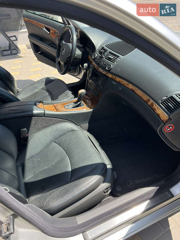 Седан Mercedes-Benz E-Class 2003 в Виннице
