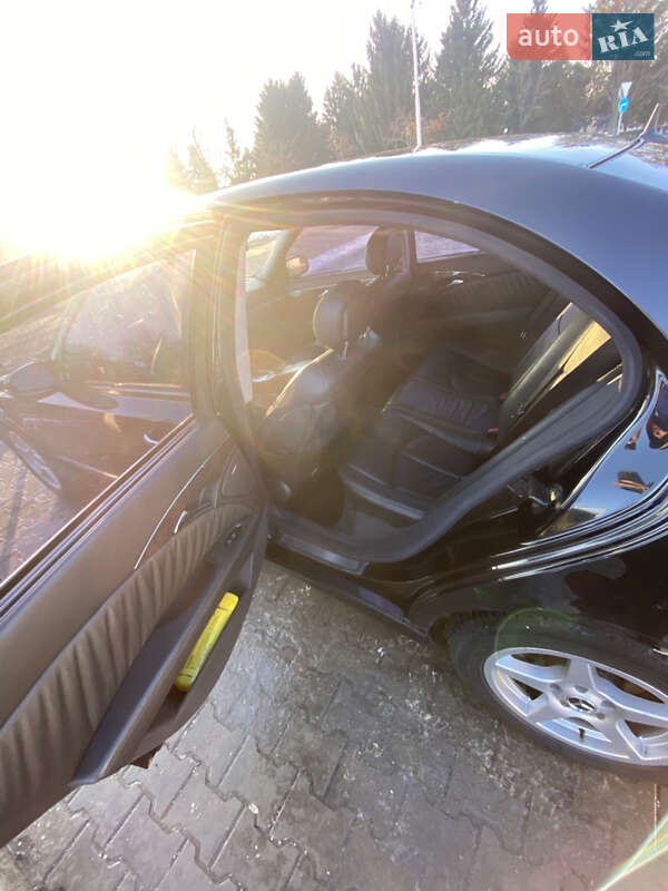 Седан Mercedes-Benz E-Class 2003 в Луцьку