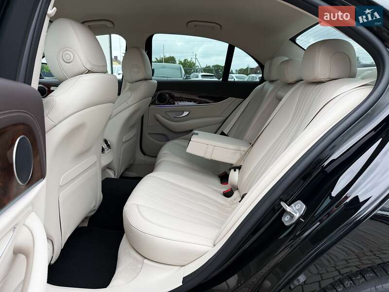 Седан Mercedes-Benz E-Class 2017 в Луцке
