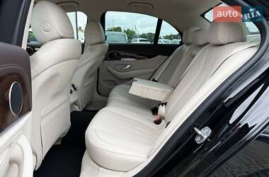 Седан Mercedes-Benz E-Class 2017 в 