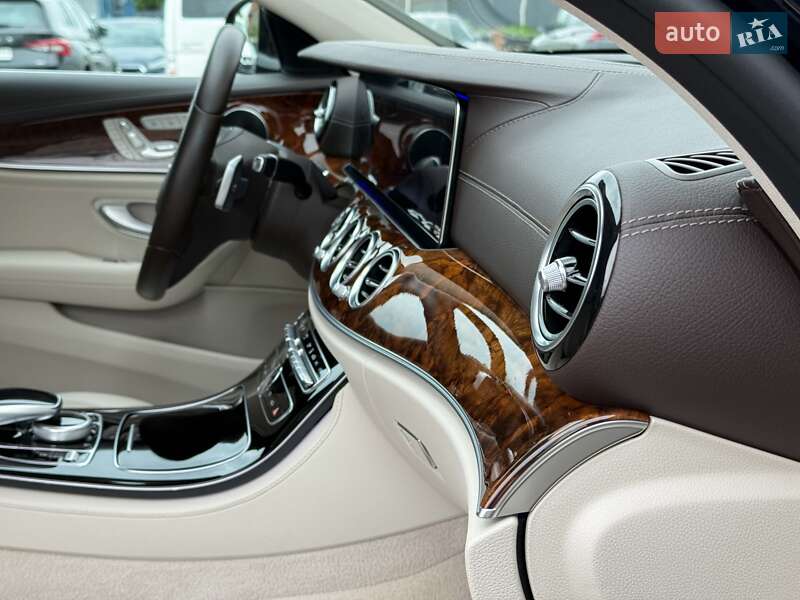 Седан Mercedes-Benz E-Class 2017 в Луцке