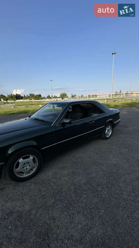 Купе Mercedes-Benz E-Class 1996 в Львове