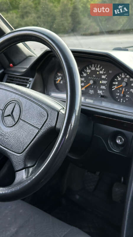 Купе Mercedes-Benz E-Class 1996 в Львове