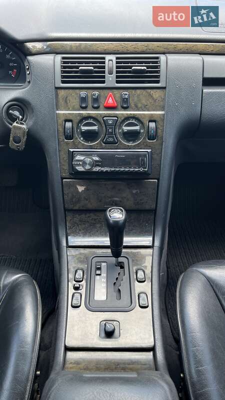 Седан Mercedes-Benz E-Class 1997 в Николаеве