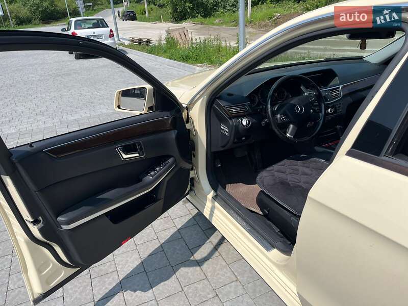 Седан Mercedes-Benz E-Class 2009 в Львові