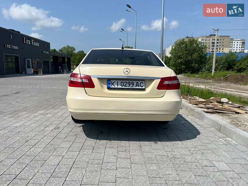 Седан Mercedes-Benz E-Class 2009 в Львові