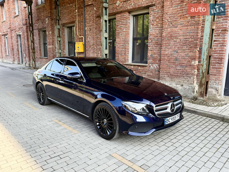 Седан Mercedes-Benz E-Class 2018 в Львове