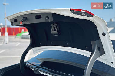 Седан Mercedes-Benz E-Class 2012 в 