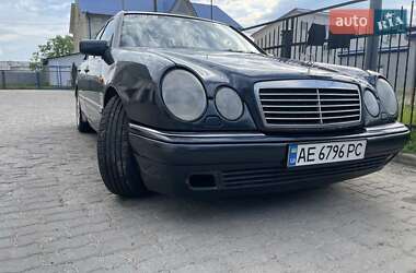 Седан Mercedes-Benz E-Class 1998 в Чернівцях