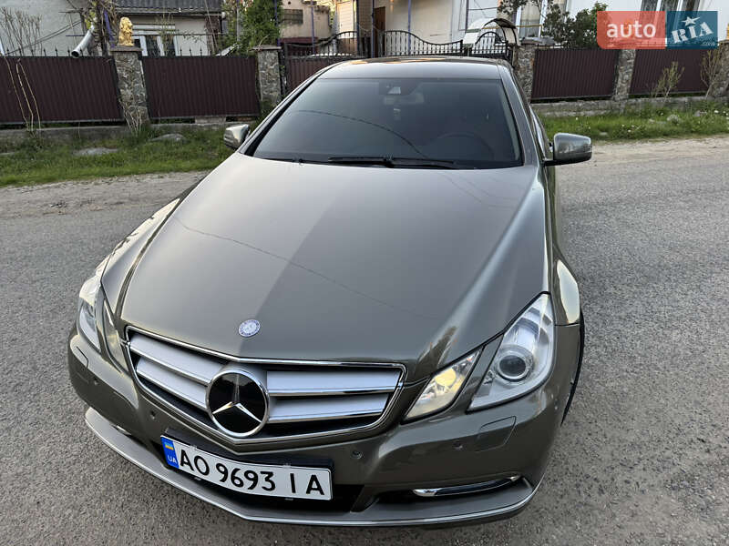 Купе Mercedes-Benz E-Class 2011 в Тересві
