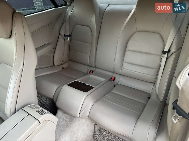 Купе Mercedes-Benz E-Class 2011 в Тересві