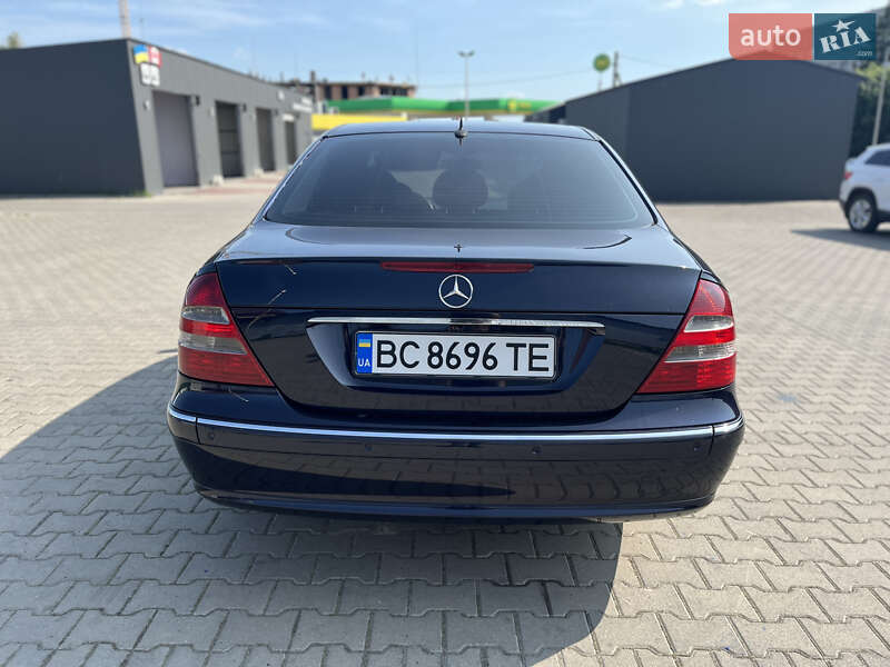 Седан Mercedes-Benz E-Class 2004 в Сокале