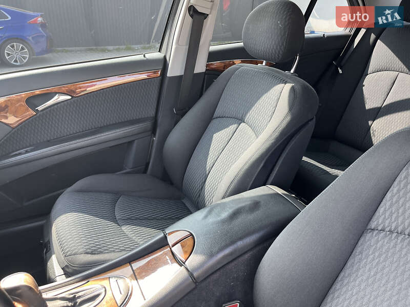 Седан Mercedes-Benz E-Class 2004 в Сокале