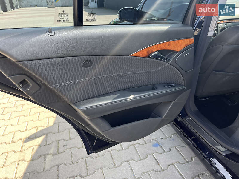 Седан Mercedes-Benz E-Class 2004 в Сокале