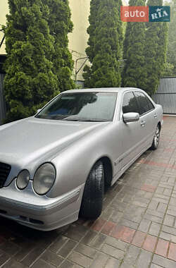Седан Mercedes-Benz E-Class 2000 в 
