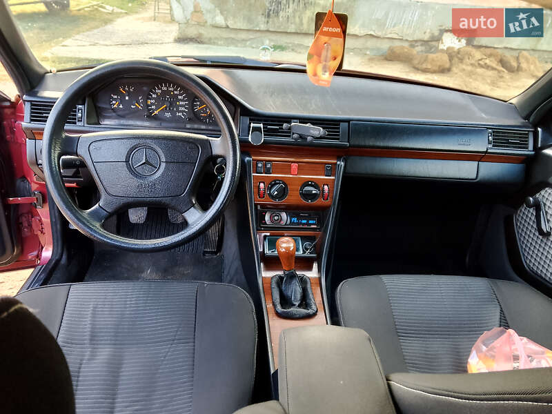 Седан Mercedes-Benz E-Class 1994 в Болграде