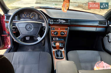 Седан Mercedes-Benz E-Class 1994 в 